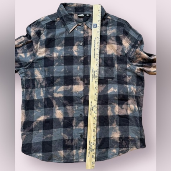 EUC Star Wars Flannel Shirt Mandalorian Tie Dye Women’s M Baby Yoda - Picture 7 of 8